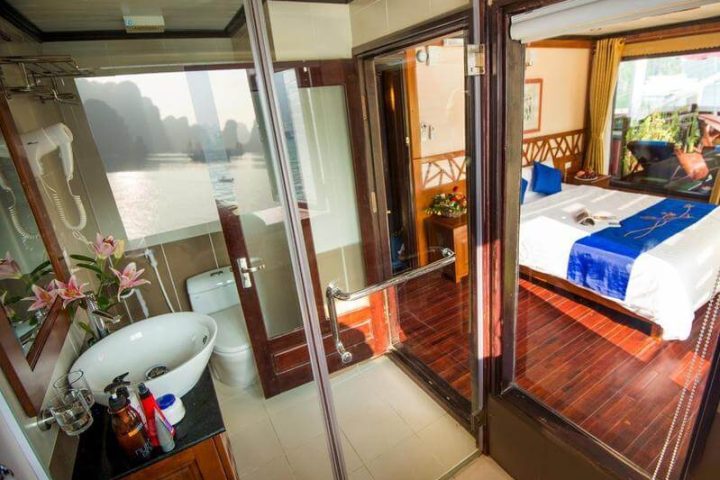 suite1 cabin bathroom