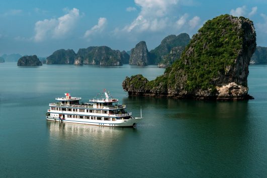 Swan Cruise Halong