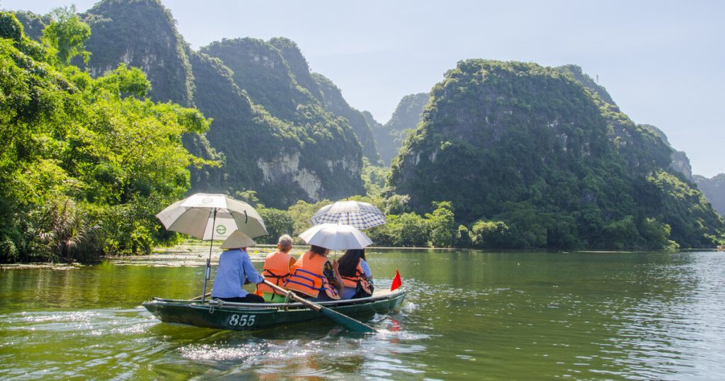 Trang An Hoa Lu ancient citadel ninh binh 2 days itinerary