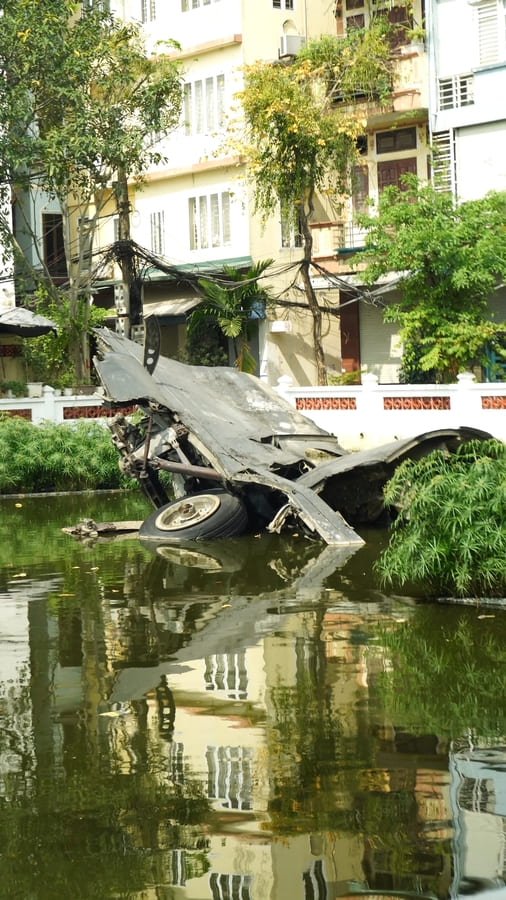 B52 lake Hanoi 2